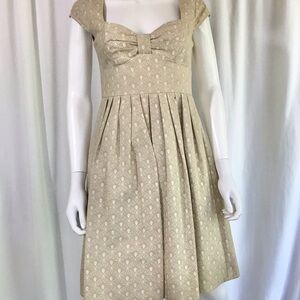 Kristin Davis Structured Feminine Silhouette Dress